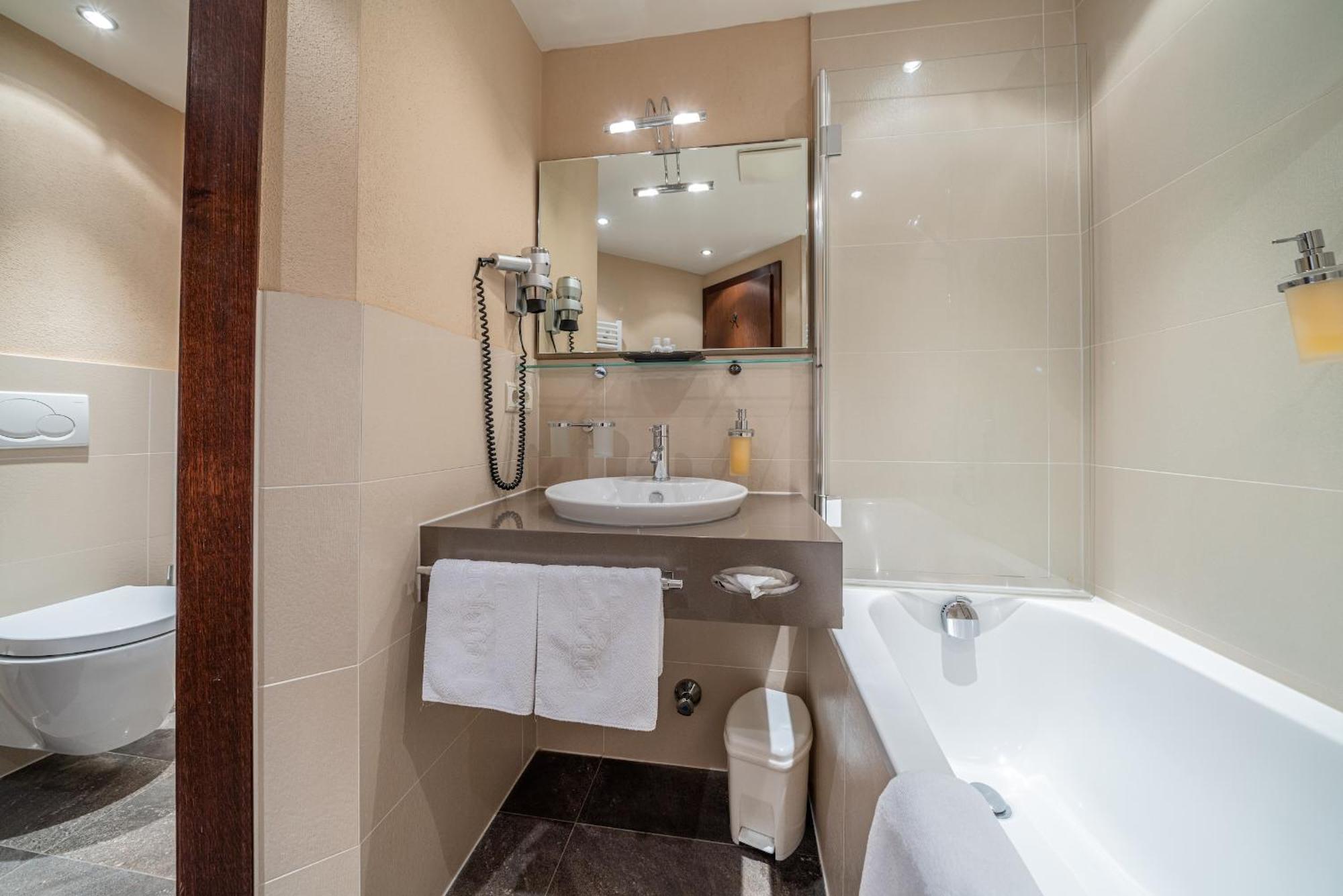 אוברגורגל Hotel Madeleine מראה חיצוני תמונה