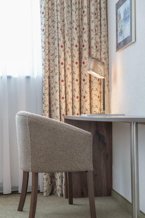 אוברגורגל Hotel Madeleine מראה חיצוני תמונה